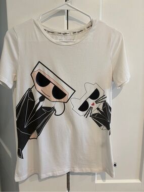 Karl Lagerfeld Graphic Tee. Size XS
